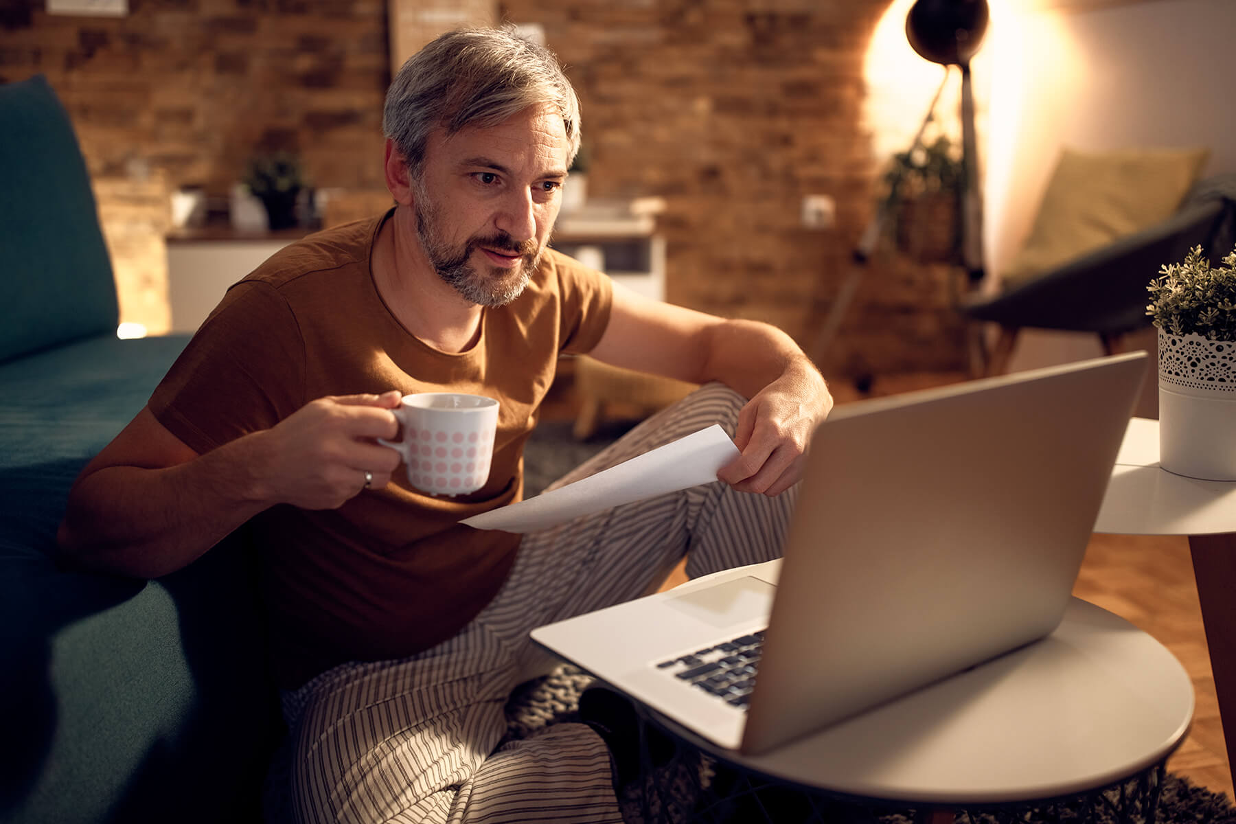 découvrez comment résilier votre assurance auto simplement et rapidement. suivez nos conseils pratiques pour naviguer dans le processus de résiliation, connaître vos droits et éviter les erreurs fréquentes. obtenez toutes les informations nécessaires pour changer d'assureur en toute sérénité.