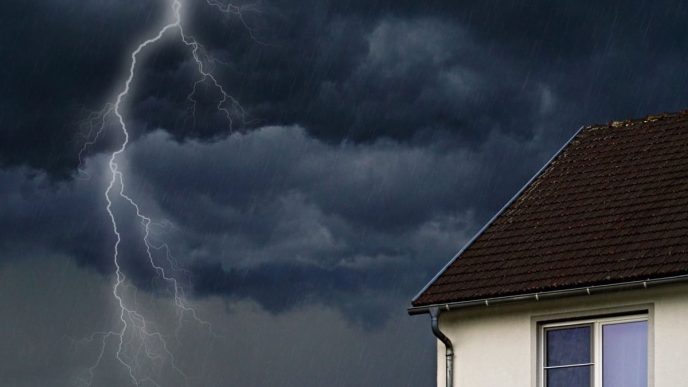 découvrez les impacts de l'augmentation des tarifs d'assurance climatique sur votre couverture et apprenez comment vous préparer à ces changements pour protéger efficacement vos biens.