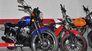 découvrez les dernières tendances du marché des motos : alors que les ventes de motos neuves connaissent une baisse, le marché de l'occasion reste solide. explorez les raisons derrière ce phénomène et les opportunités qu'il offre aux passionnés et acheteurs.