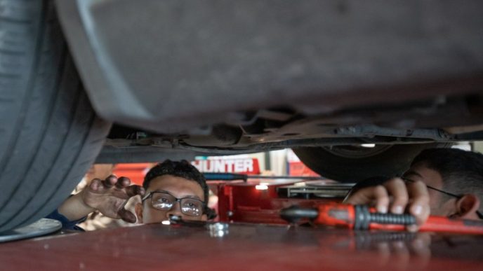 découvrez notre initiative citoyenne dédiée à l'assurance auto, visant à améliorer la transparence, la compétitivité et les droits des consommateurs. rejoignez-nous pour faire entendre votre voix sur les enjeux de l'assurance automobile et contribuer à un système plus juste et adapté aux besoins de tous.