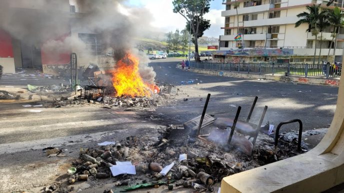 découvrez les limitations des assurances en cas de manque de garantie contre les émeutes et comment vous protéger efficacement.