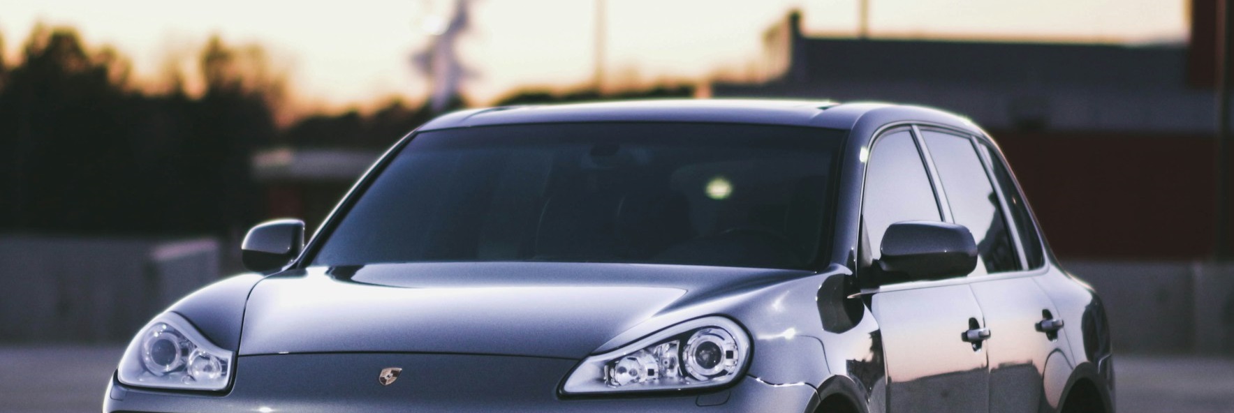 découvrez comment la réparation à la résine des pare-brise est souvent délaissée face aux escroqueries, et apprenez à protéger votre véhicule efficacement.