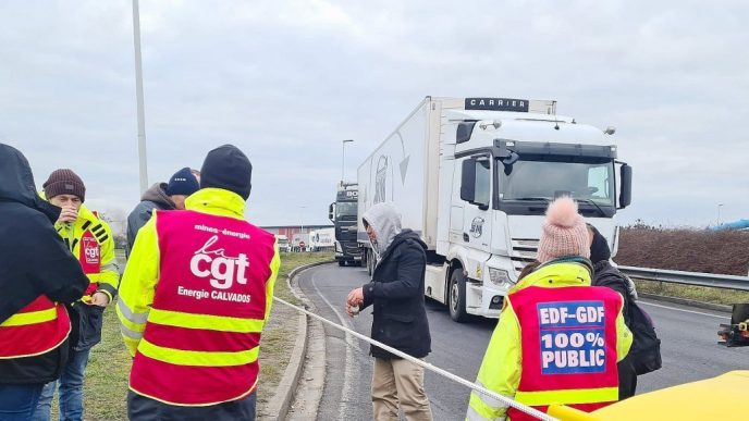découvrez comment l'amélioration de la qualité de l'air au périphérique parisien impacte la circulation difficile et les solutions envisagées pour un environnement plus sain.