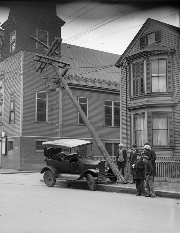 découvrez pourquoi les voitures classiques sont généralement peu impliquées dans des accidents et les raisons de leur sécurité sur la route.