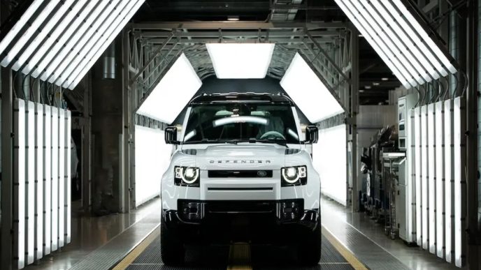 le soutien financier du gouvernement à jaguar land rover suscite des controverses et débats quant à son impact économique et environnemental.