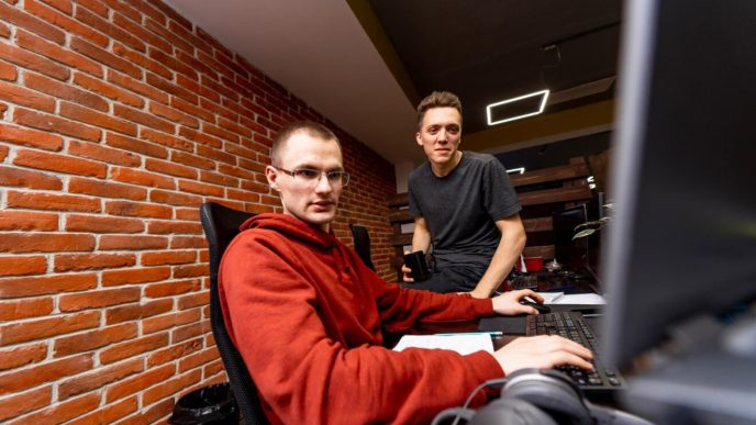 découvrez quel est le salaire moyen d'un garagiste en france, les facteurs qui l'influencent et les perspectives de carrière dans ce métier automobile.